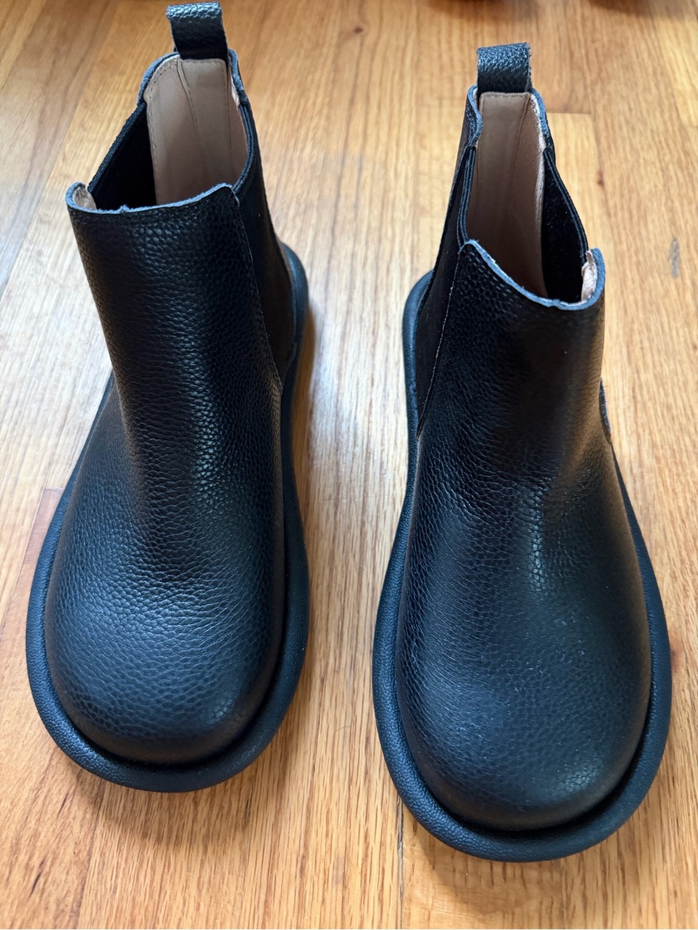 Women’s Chelsea Black Boots - Sleek Slip-On Design